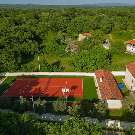 Villa Ortensia Mit Beheiztem Pool By Istrialux Svetvincenat Luaran gambar